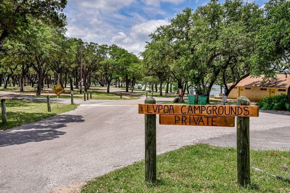 21002 Stone Cliff DR, Lago Vista, TX 78645