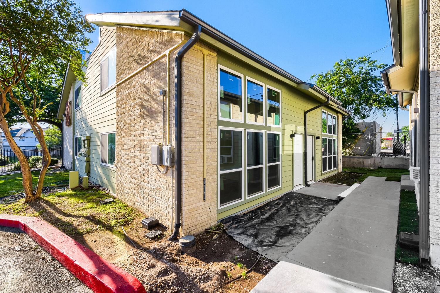 2124 Burton DR #174, Austin, TX 78741