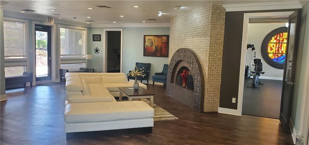 935 La Posada DR #212, Austin, TX 78752