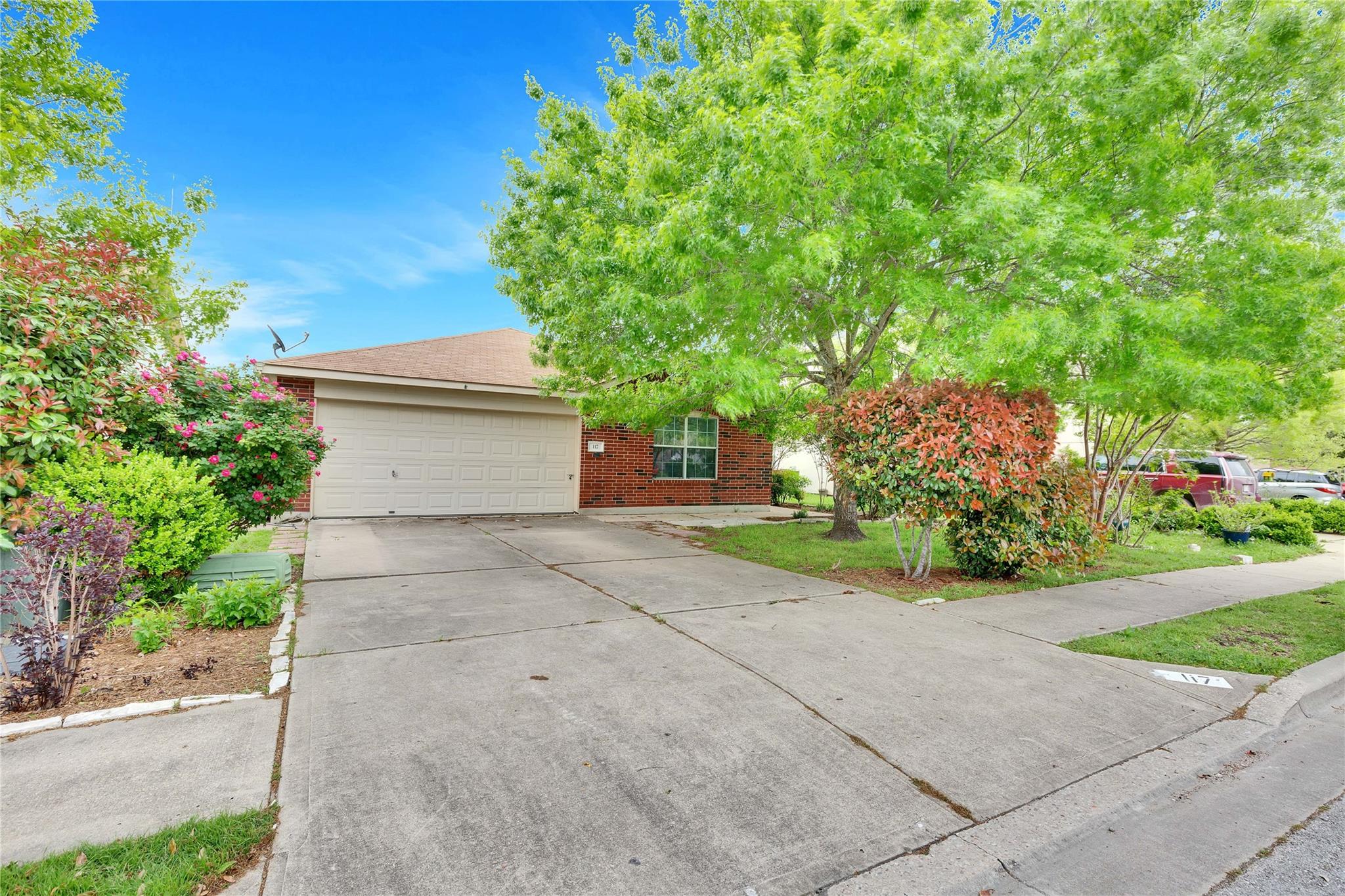 117 Gillespie LN, Elgin, TX 78621