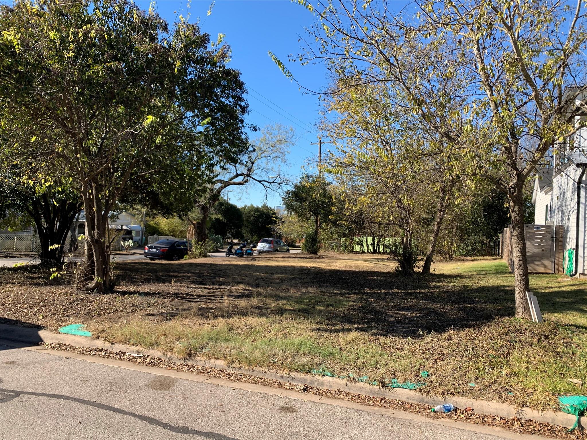 1600 Walnut Ave, Austin, TX 78702
