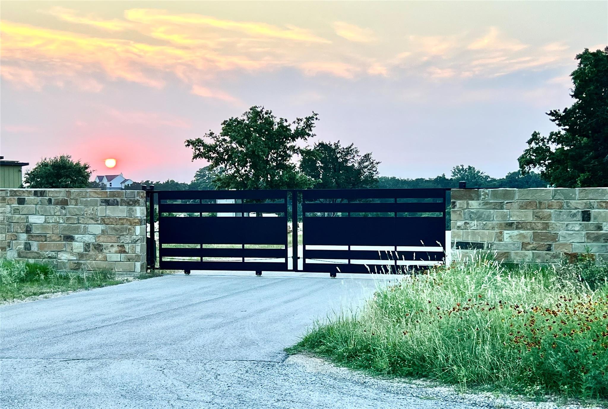 559 Vail River RD, Dripping Springs, TX 78620