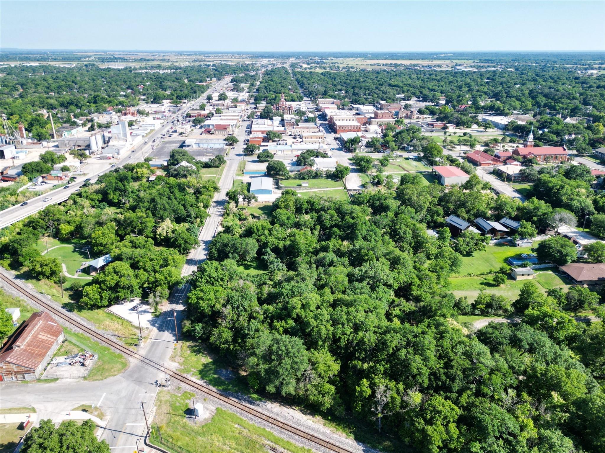 505 N Commerce ST, Lockhart, TX 78644