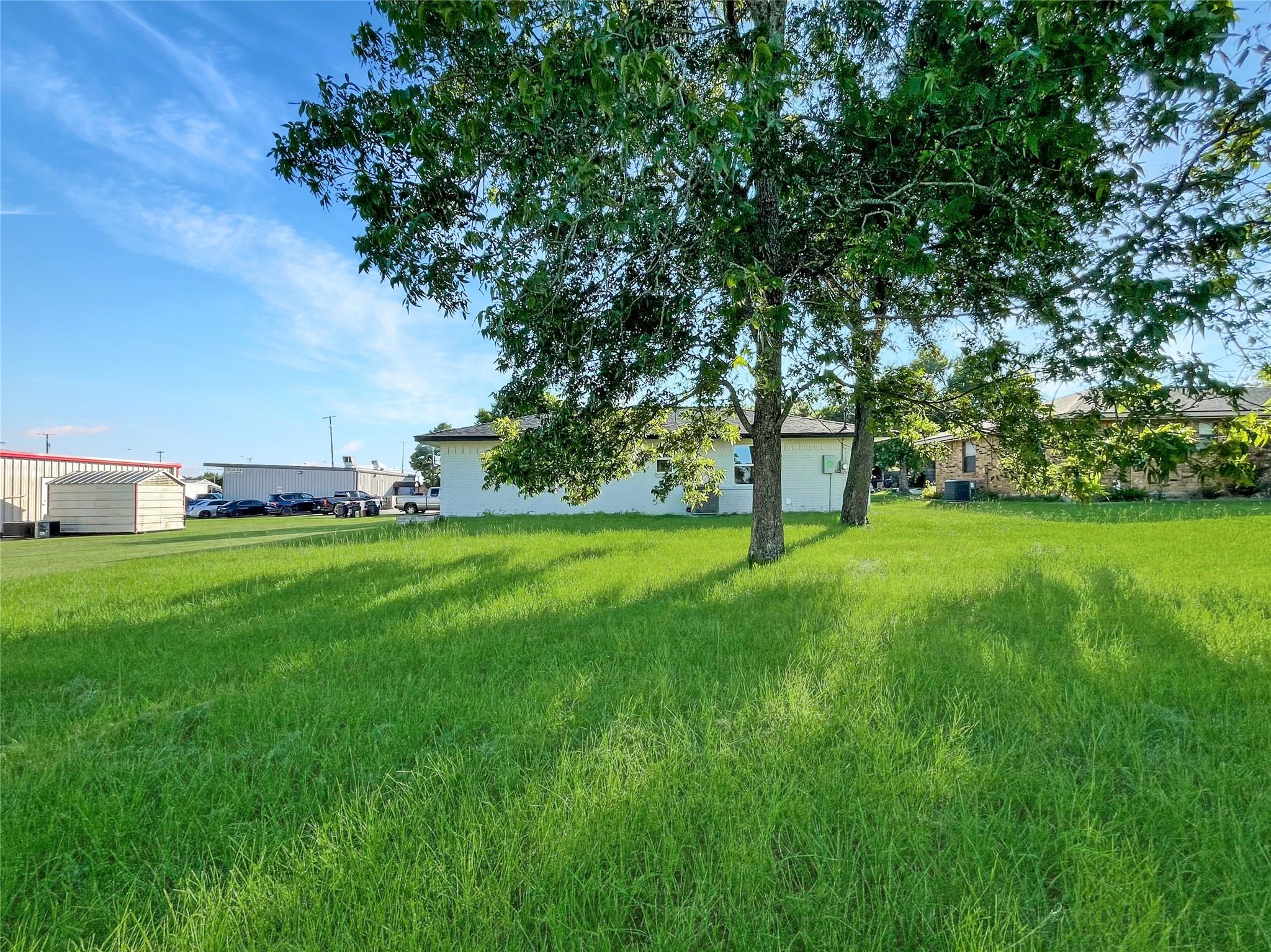 206 Summit ST, Rockdale, TX 76567