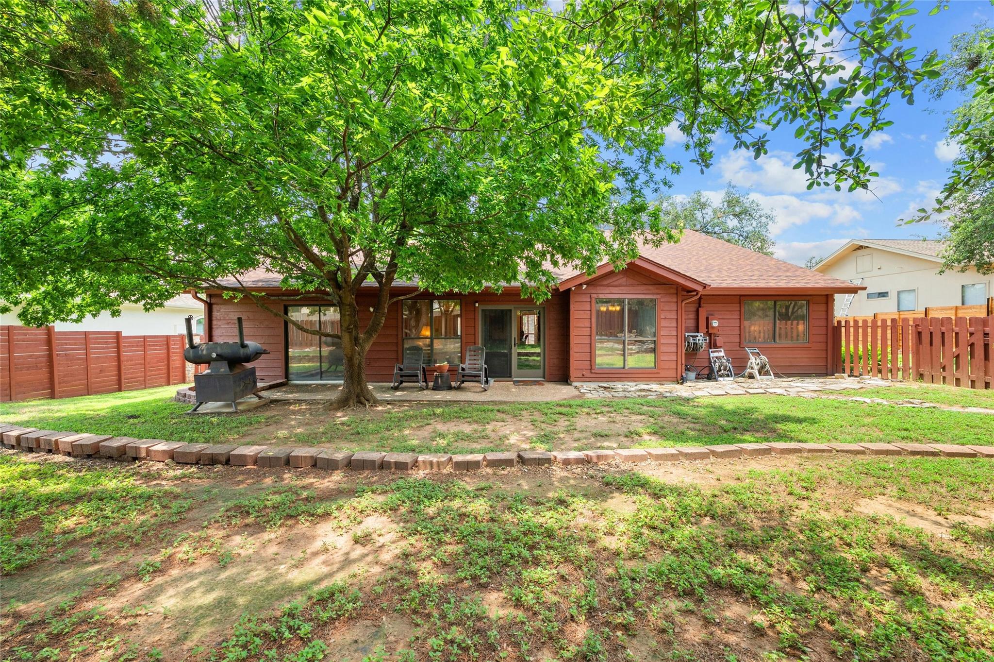 104 Carefree CIR, Lakeway, TX 78734