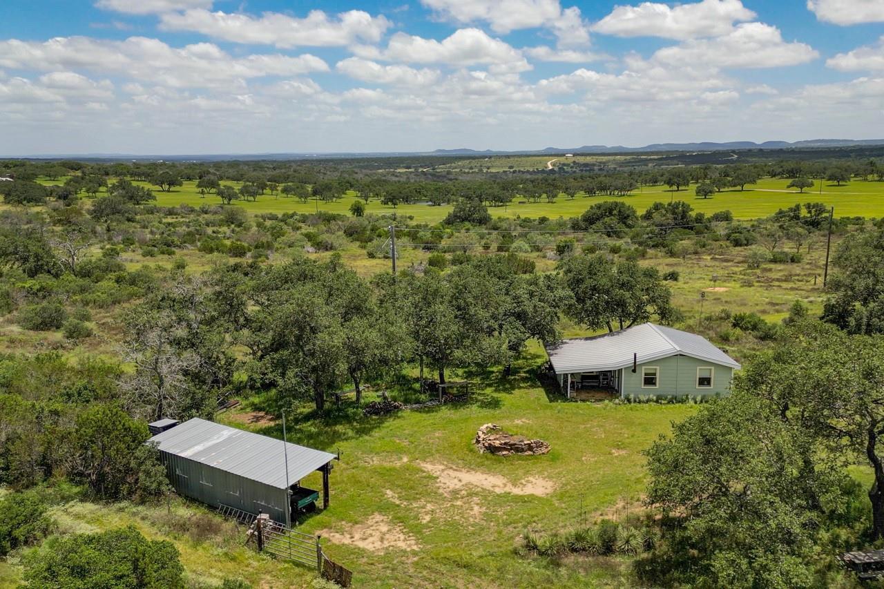 691 Grape Creek RD, Johnson City, TX 78636