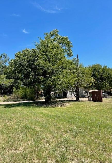505 E 4th ST, Cameron, TX 76520