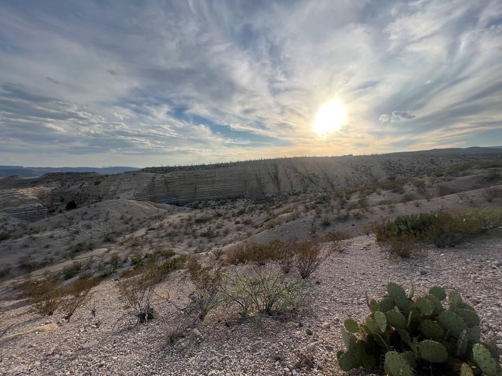 0000 Needle Peek RD, Lajitas, TX 79852