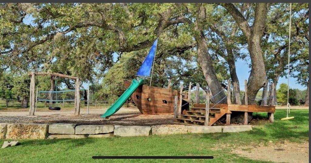 19601 Flying J BLVD #15, Spicewood, TX 78669