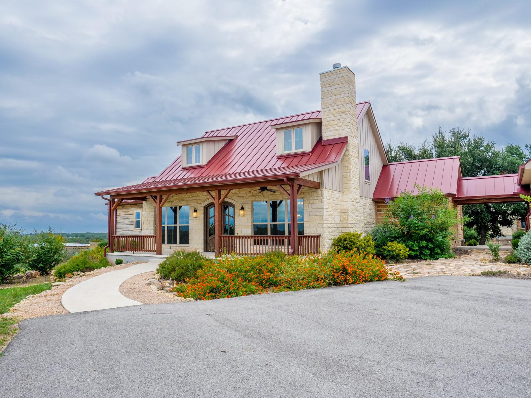 529 Vista Rg, Round Mountain, TX 78663