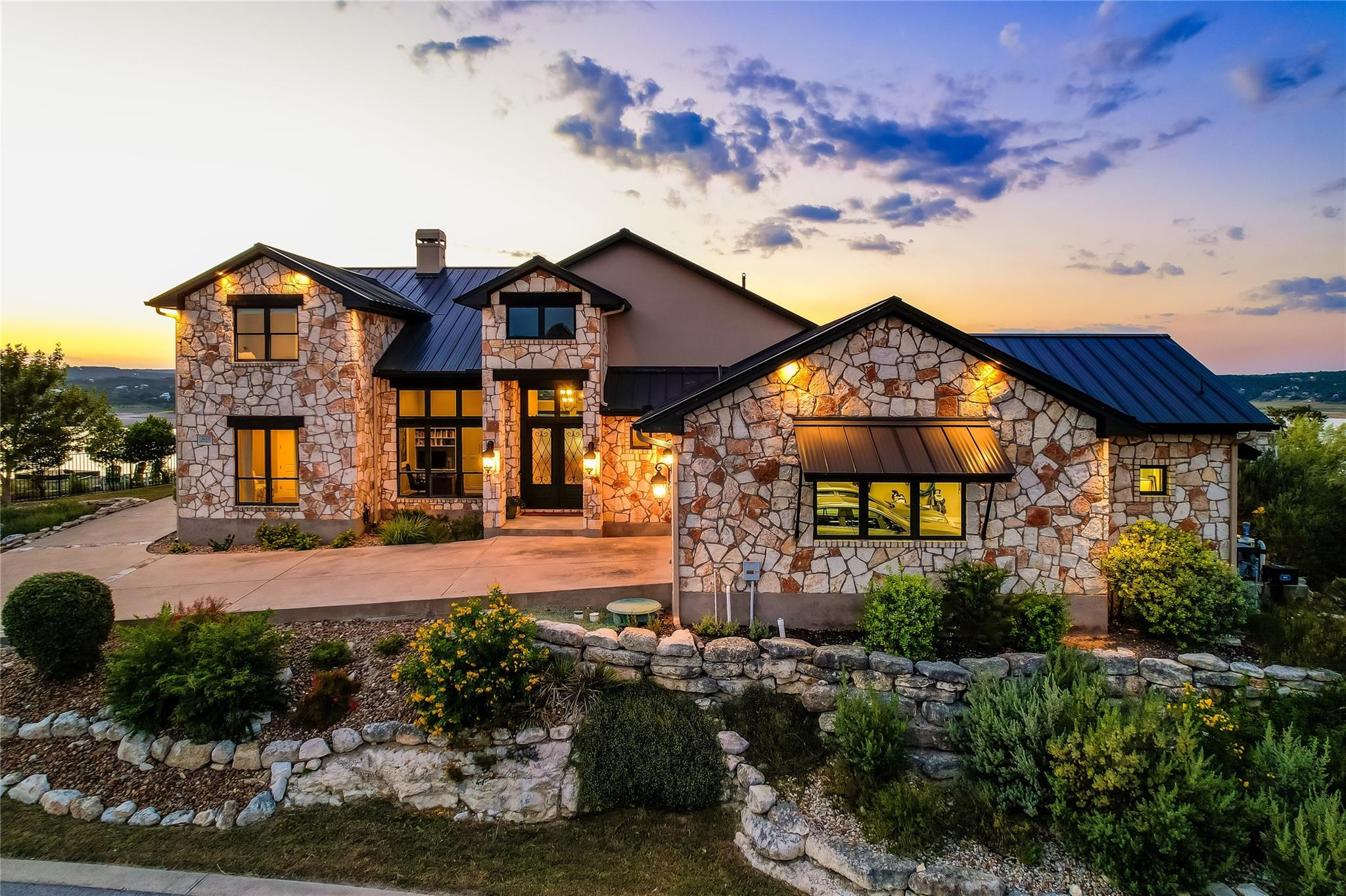 1612 Watercliffe DR, Lago Vista, TX 78645