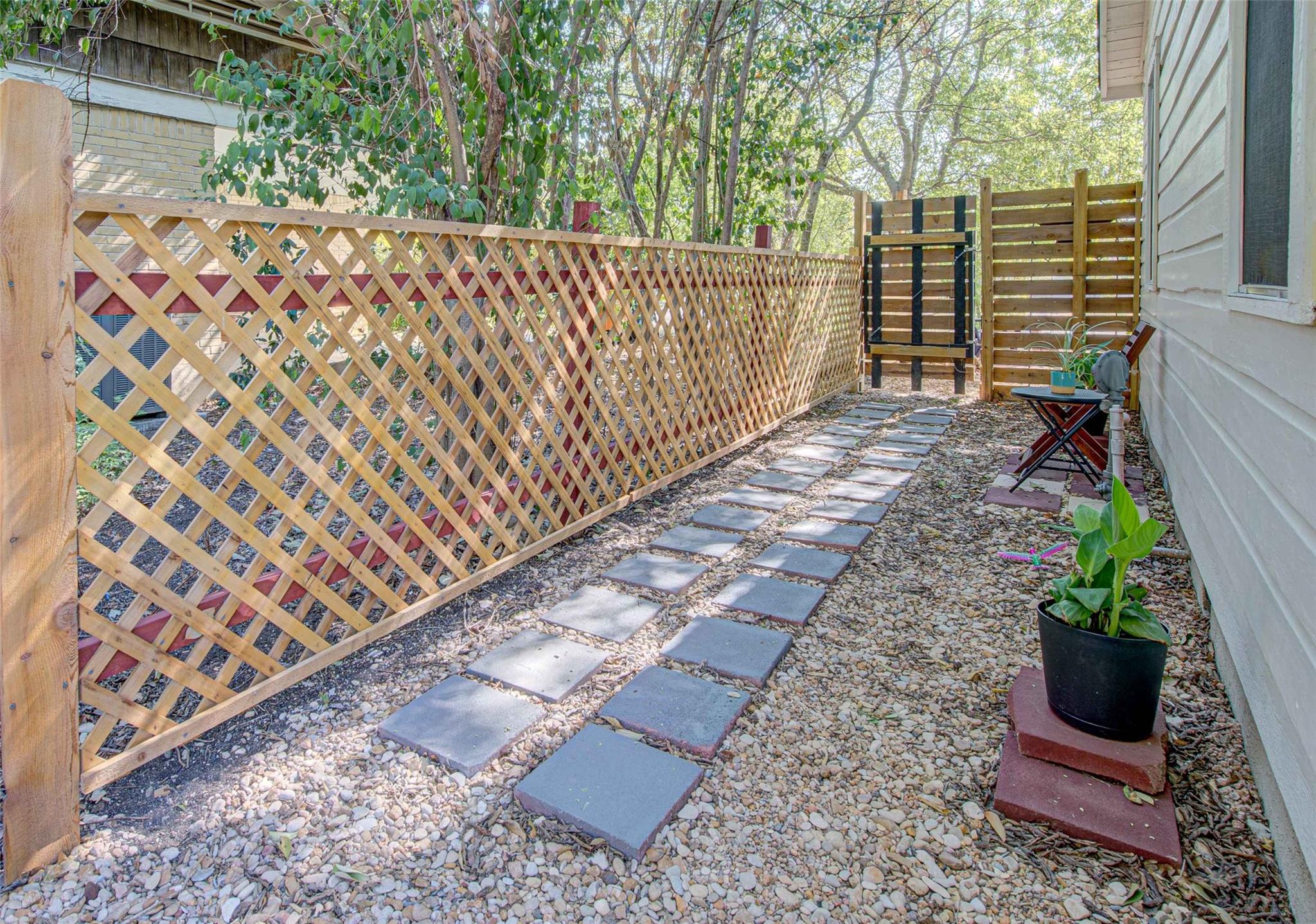 110 W Saint Johns Ave, Austin, TX 78752
