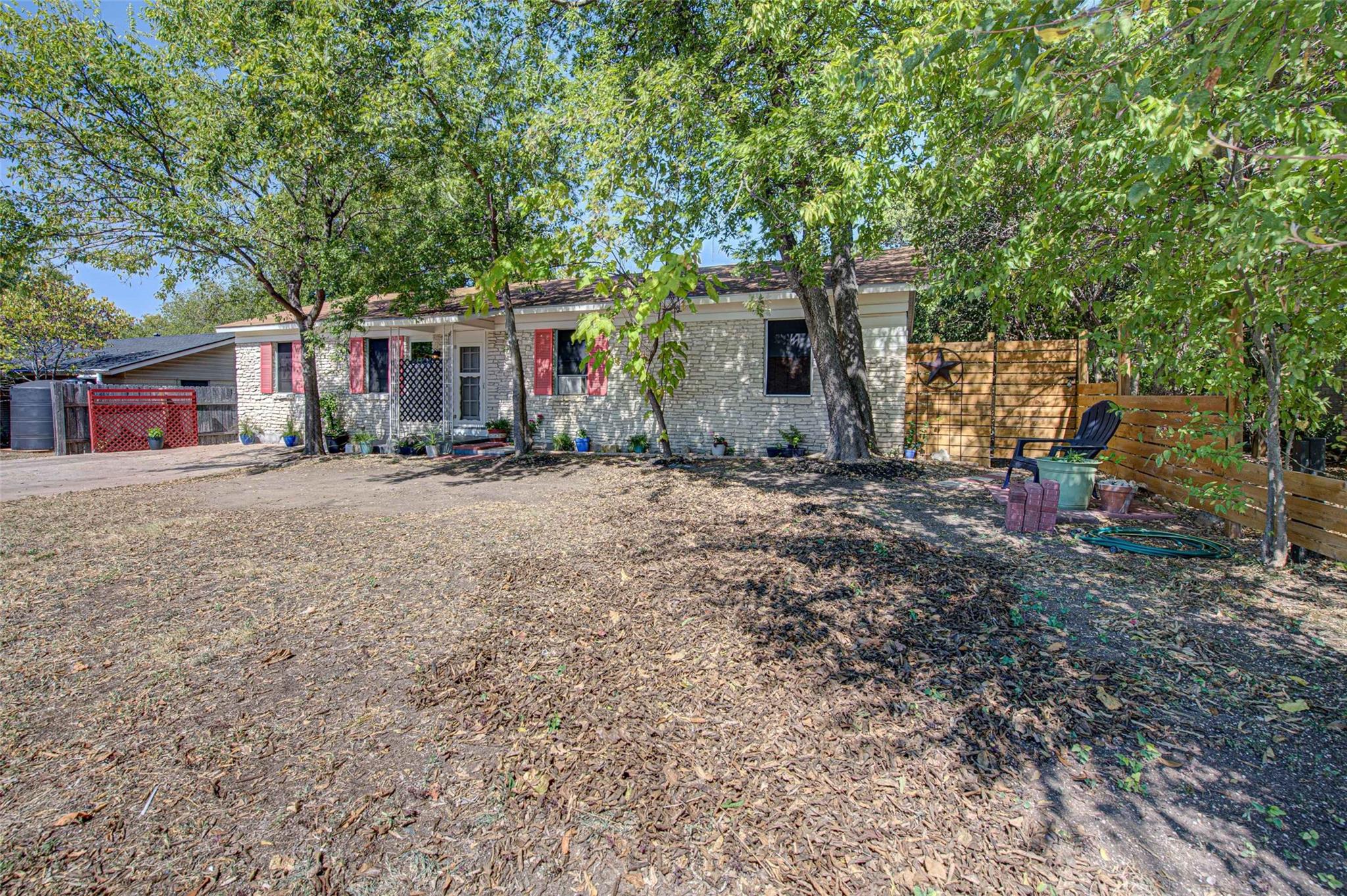 110 W Saint Johns Ave, Austin, TX 78752