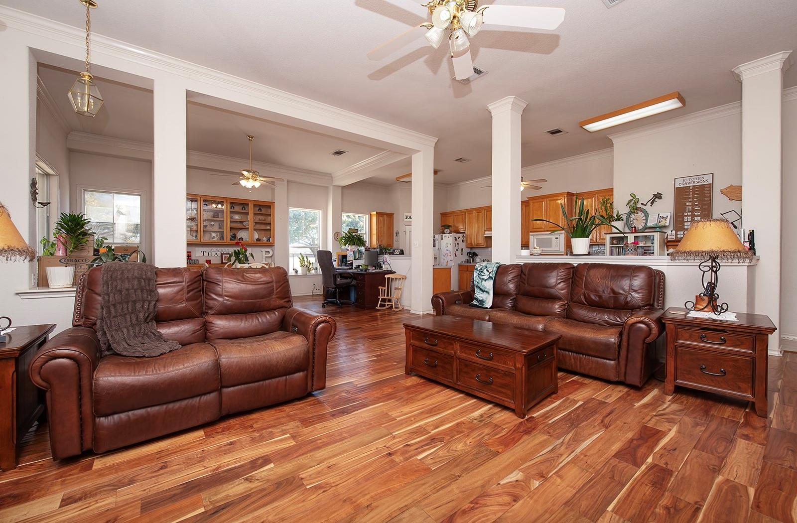 1833 County Road 305, Jarrell, TX 76537