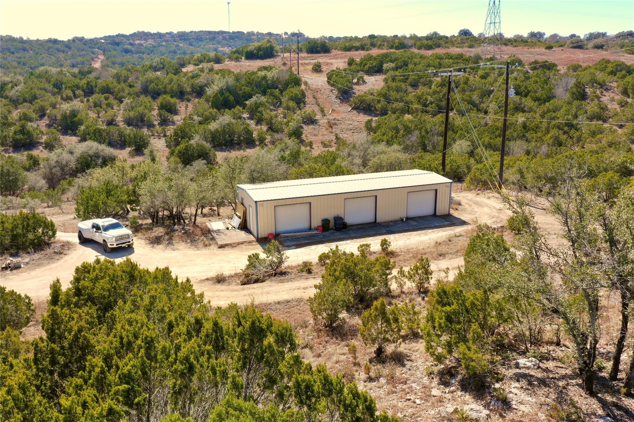 21524 Kathy LN, Spicewood, TX 78669