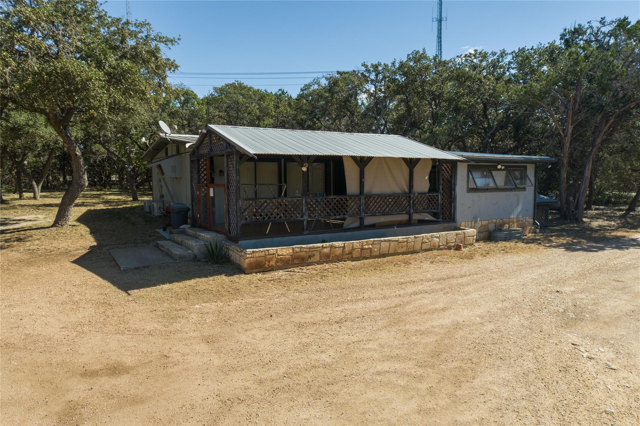 100 Burnett Ranch RD, Wimberley, TX 78676