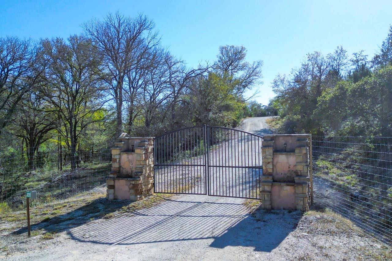8256 S Us Highway 183, Briggs, TX 78608
