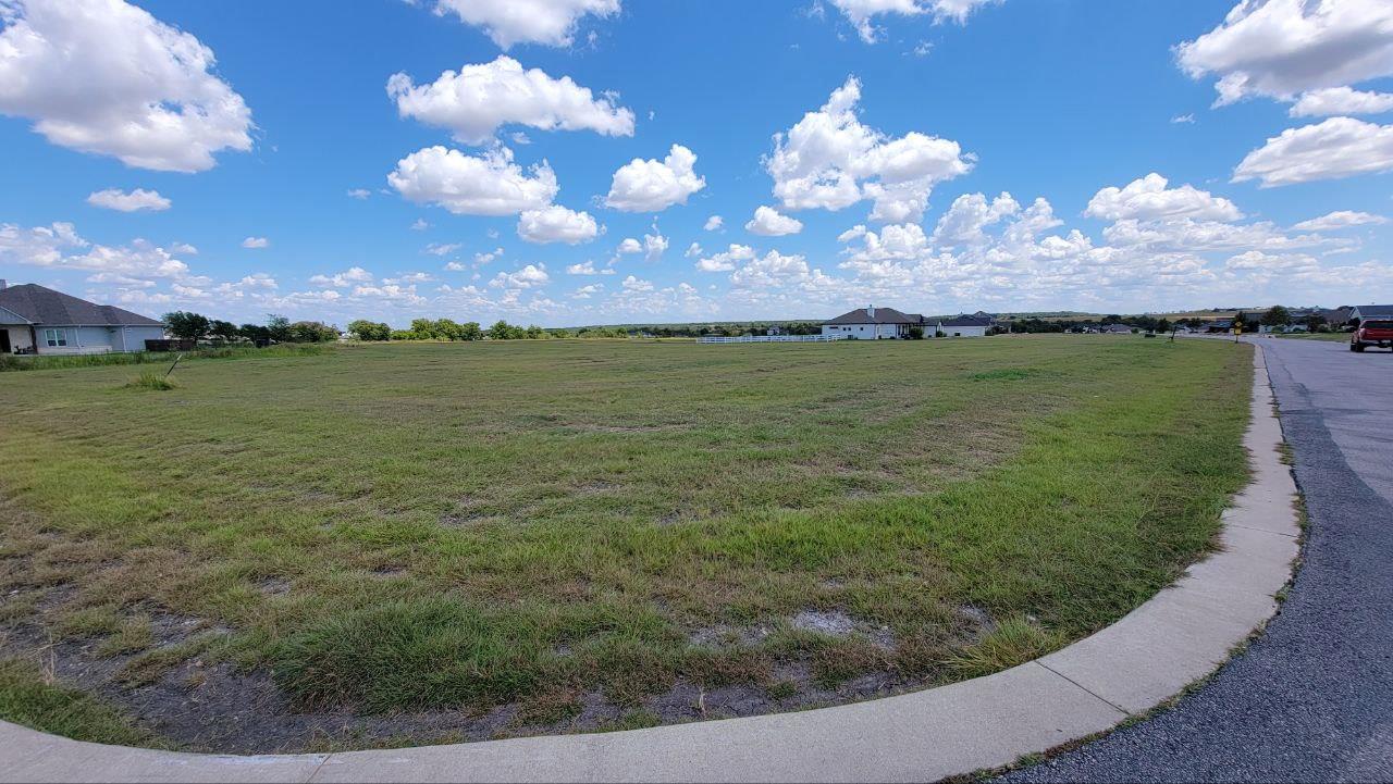 100 Twin Creekview LN, Georgetown, TX 78626