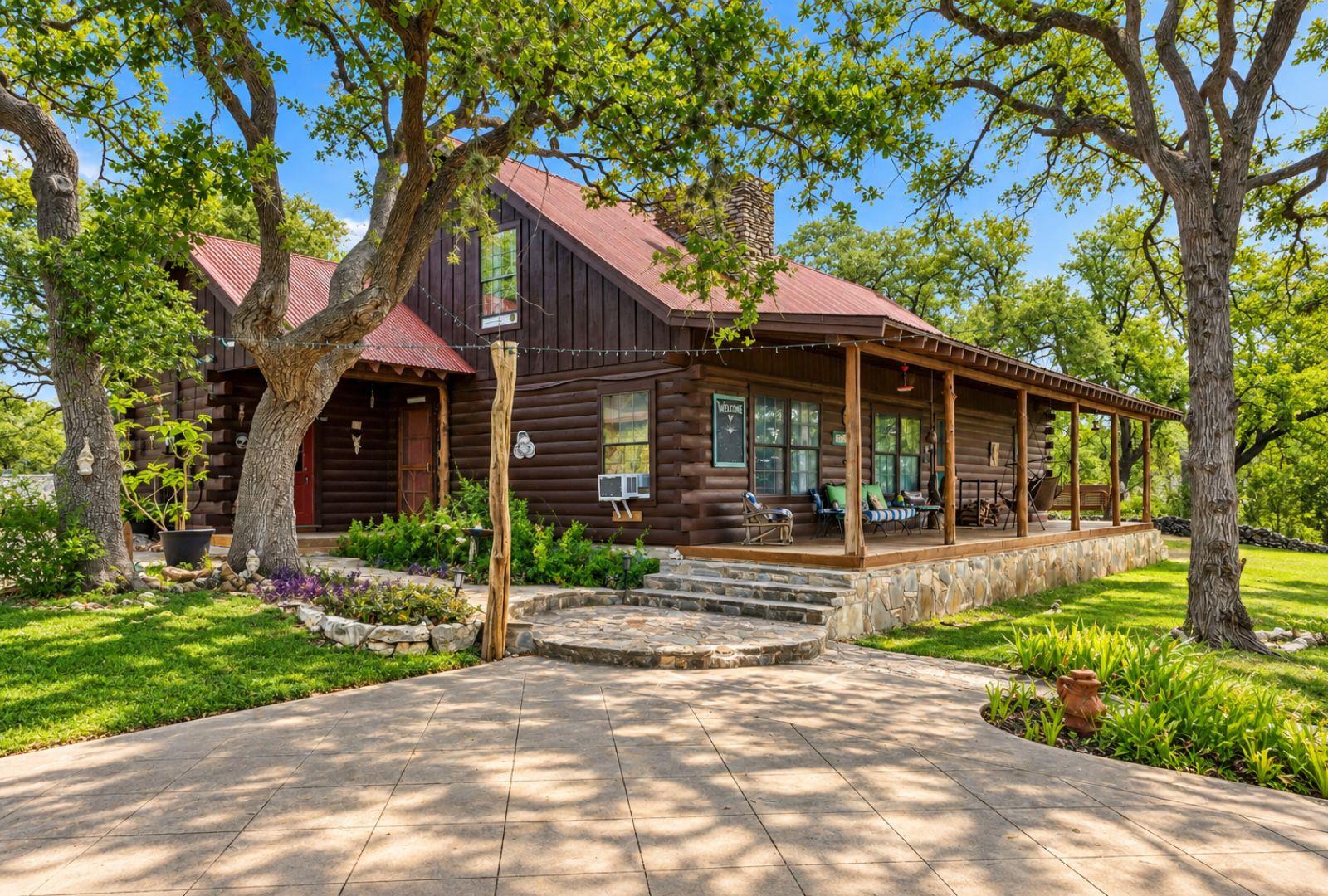 1218 Oakwood Loop, Wimberley, TX 78676