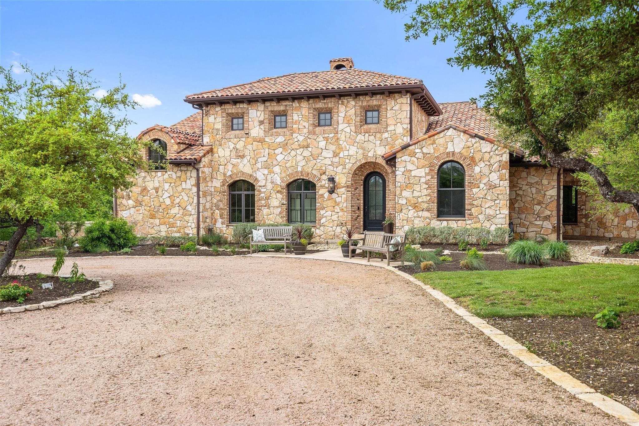 808 Rivercliff DR, Spicewood, TX 78669