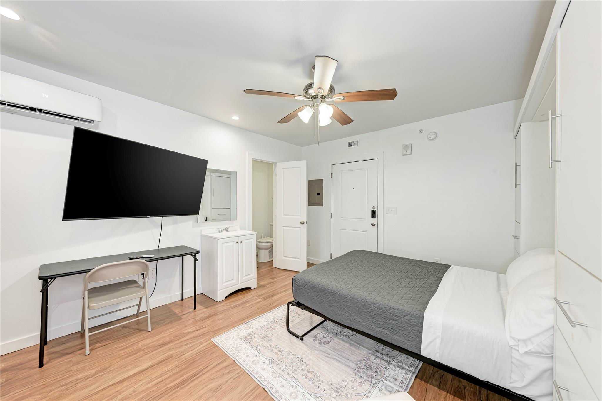 306 E 30th ST #105, Austin, TX 78705