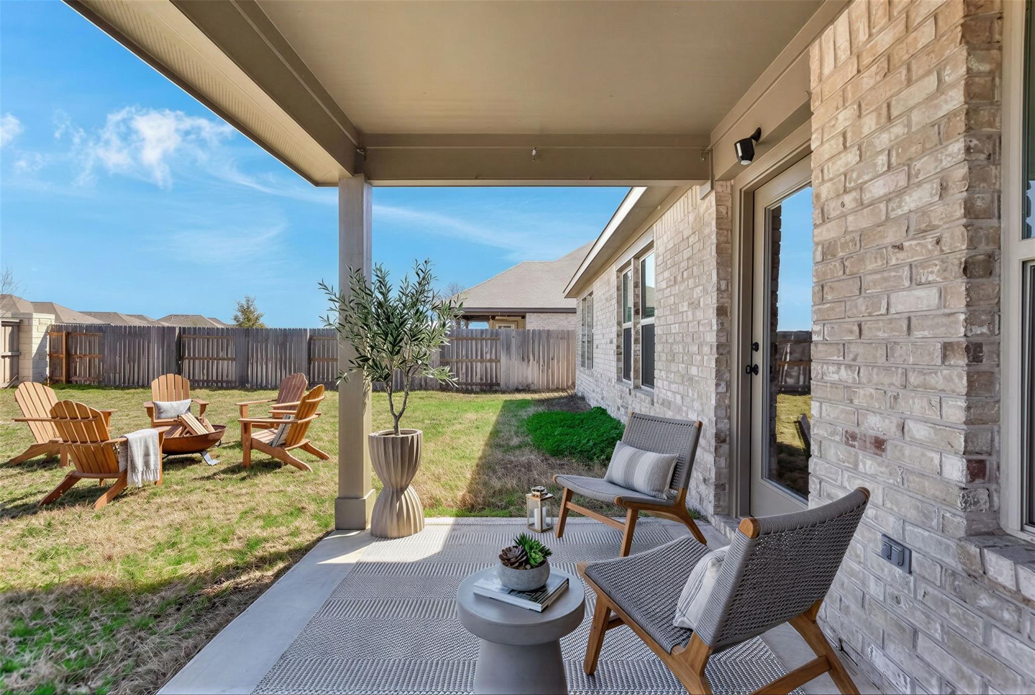 132 Periwinkle LN, Bastrop, TX 78602