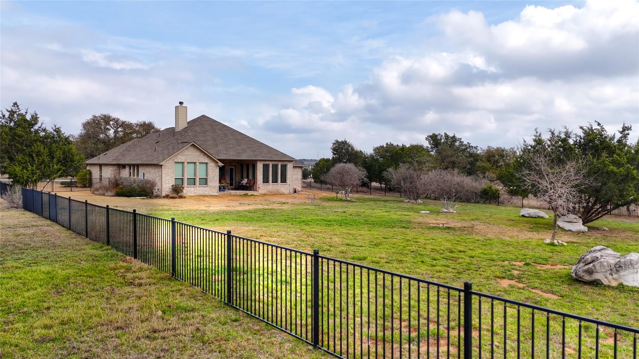 101 Rocky Summit CT, Spicewood, TX 78669