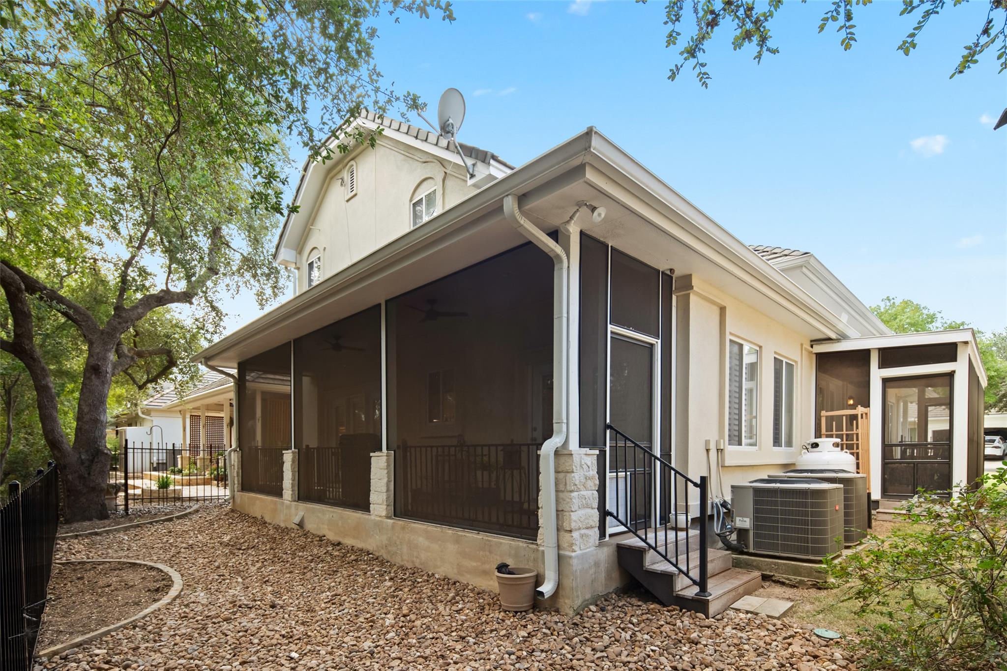 2216 Garden CT, San Marcos, TX 78666