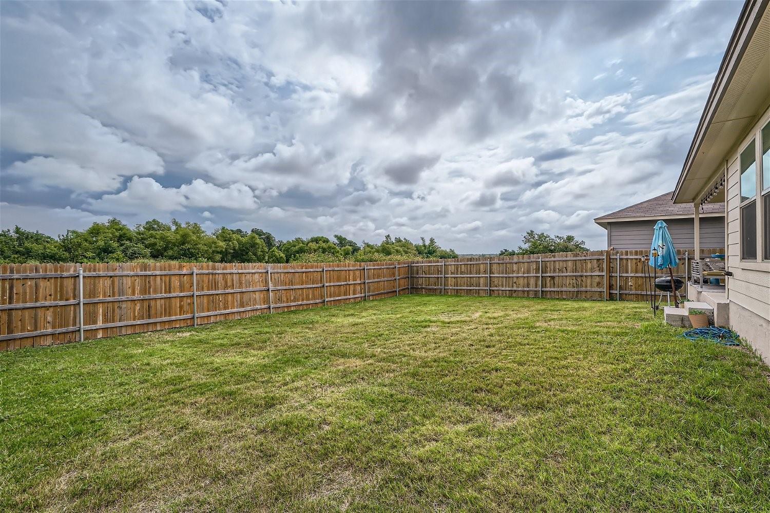 717 Taggart TRL, Jarrell, TX 76537