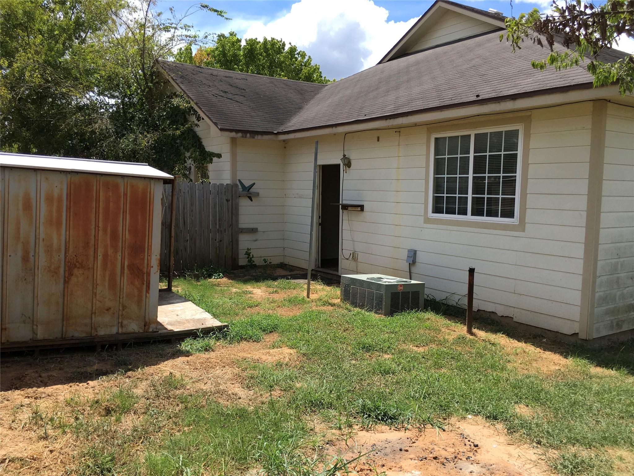 251 Zimmerman Ave #A, Bastrop, TX 78602