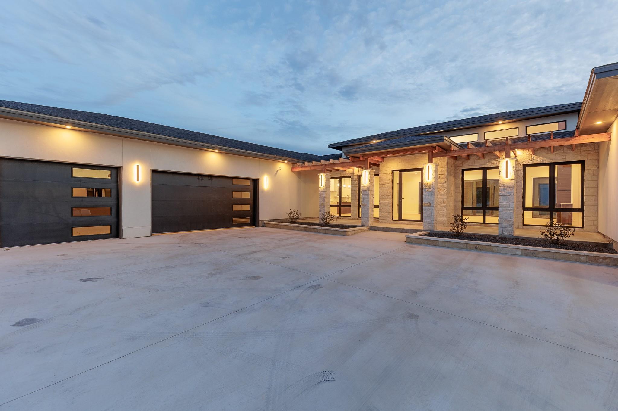 6425 Ranch Road 962 W, Round Mountain, TX 78663