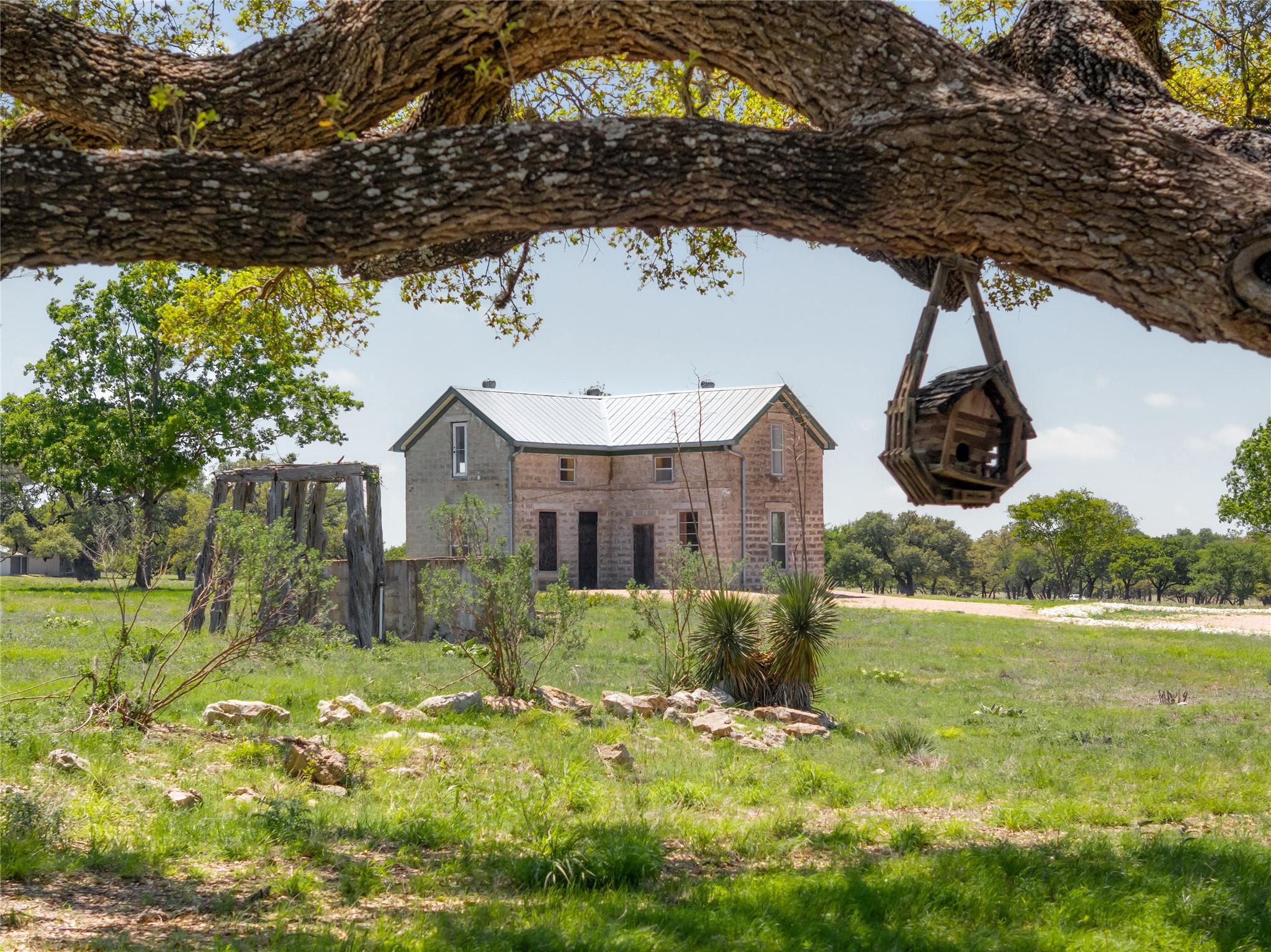 9695 W Us 290 Hw, Hye, TX 78635