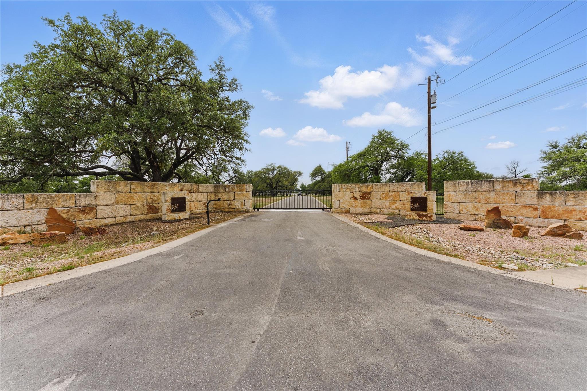 29 Chimney Cove DR, Marble Falls, TX 78654