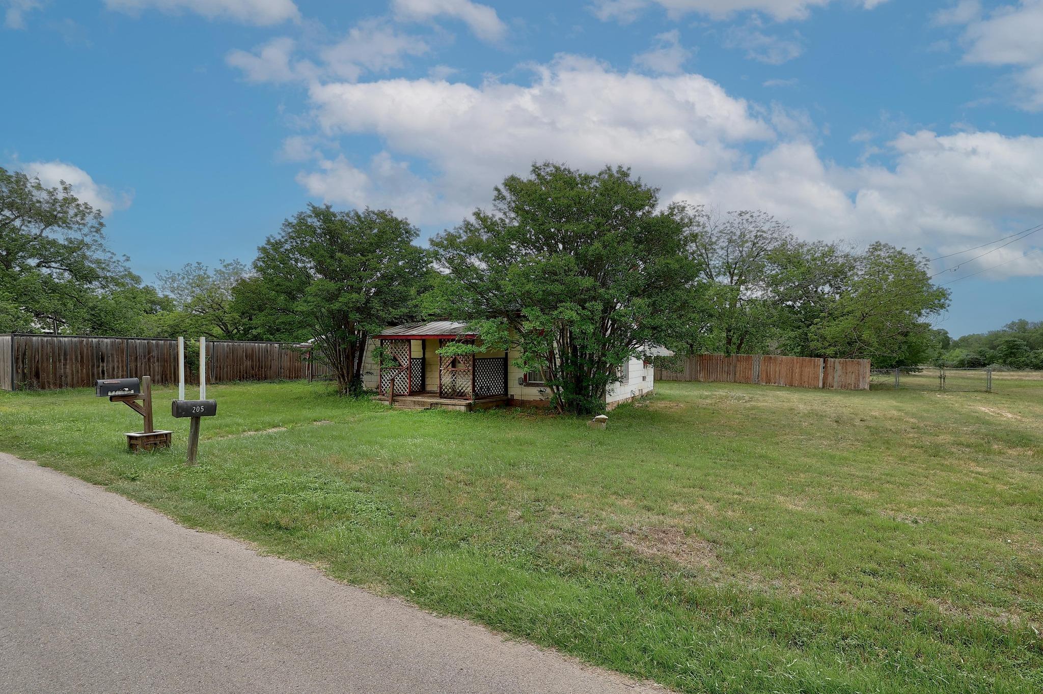 205 Fallwell ST, Liberty Hill, TX 78642