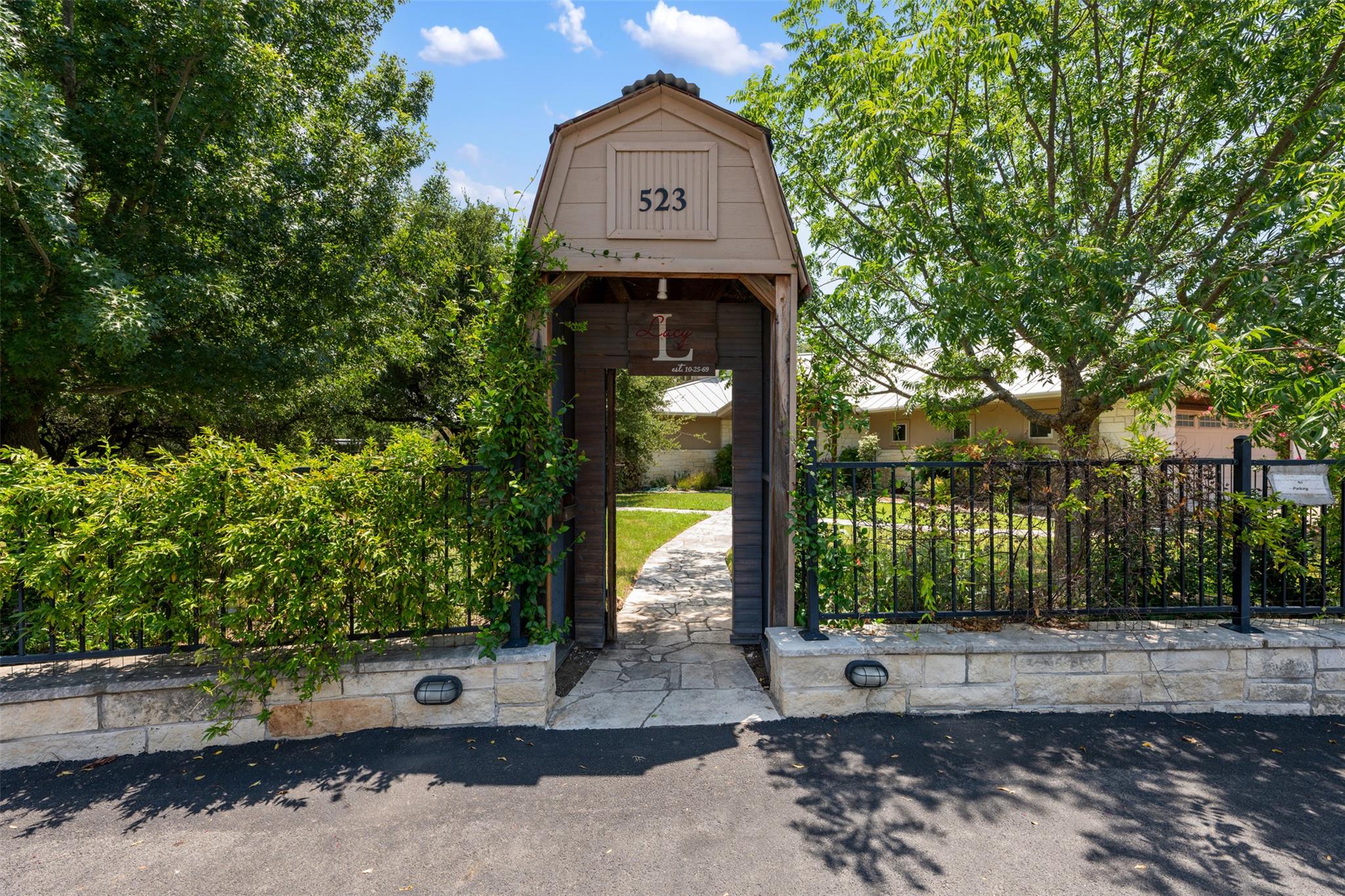523 County Road 136a, Kingsland, TX 78639