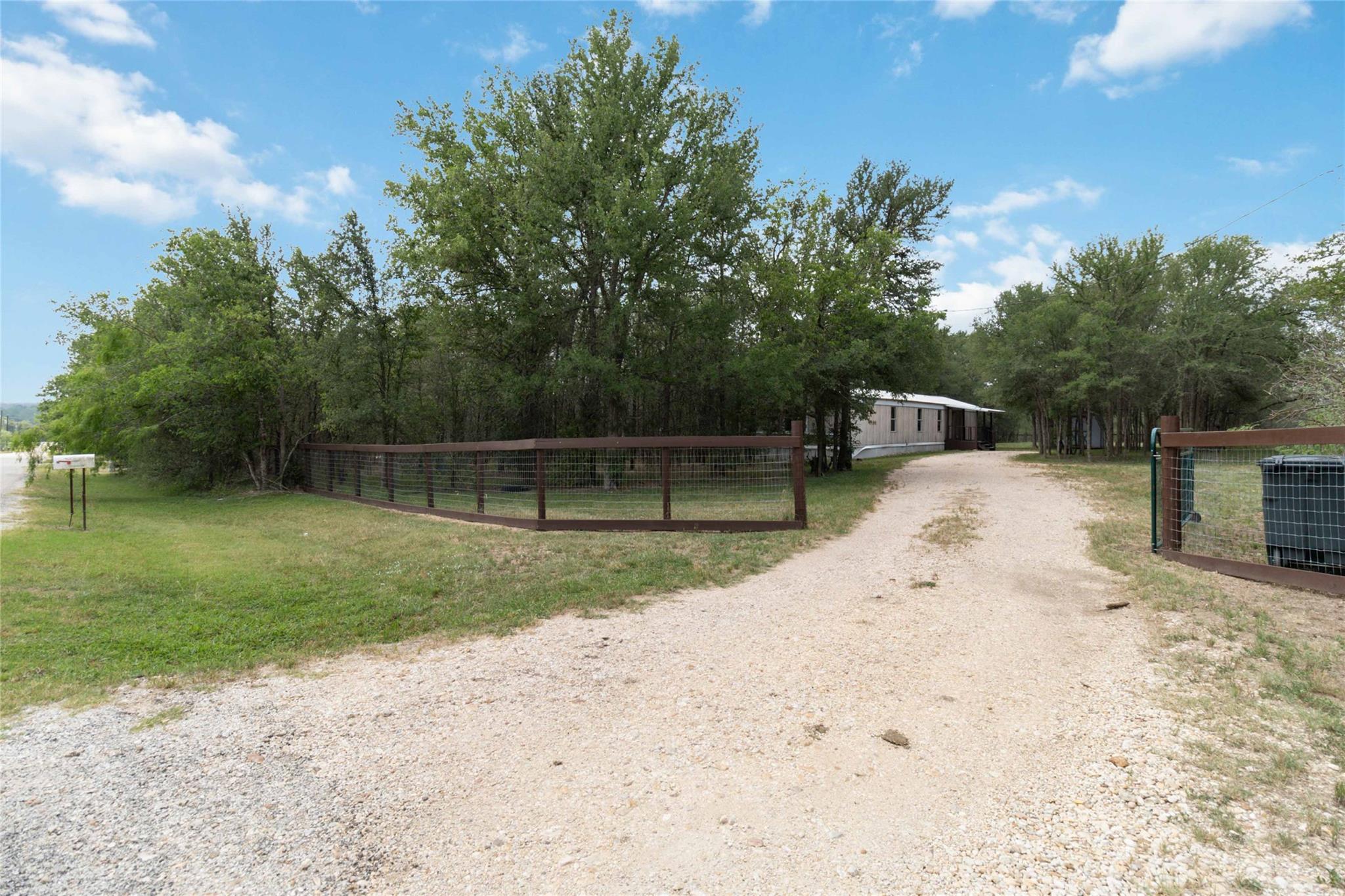 153 Cherylton DR, Red Rock, TX 78662