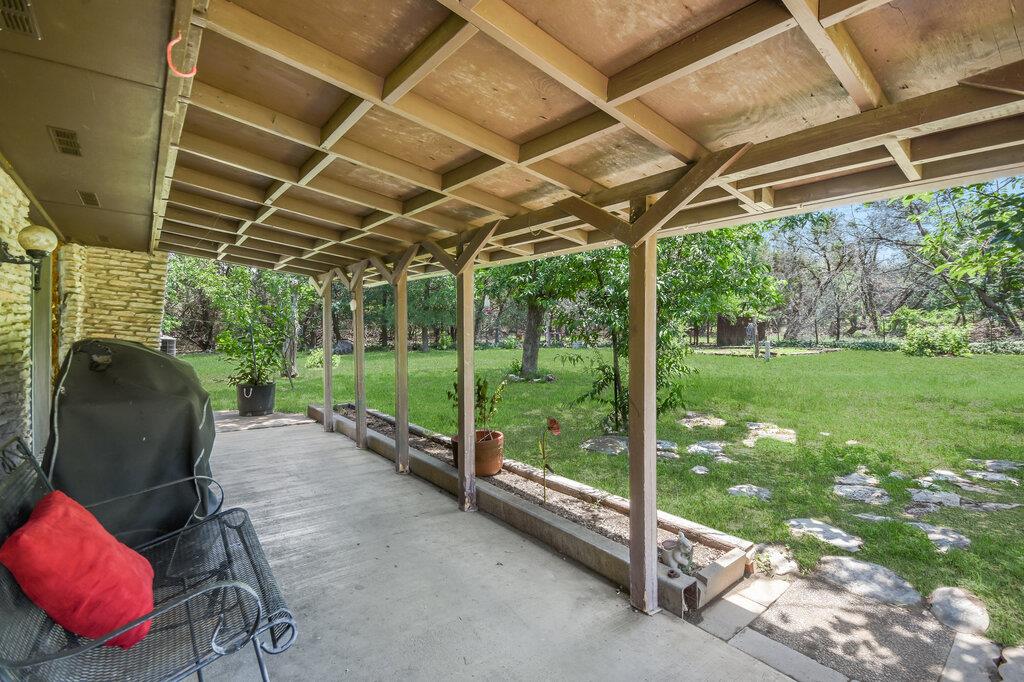 301 Navajo TRL, Georgetown, TX 78633