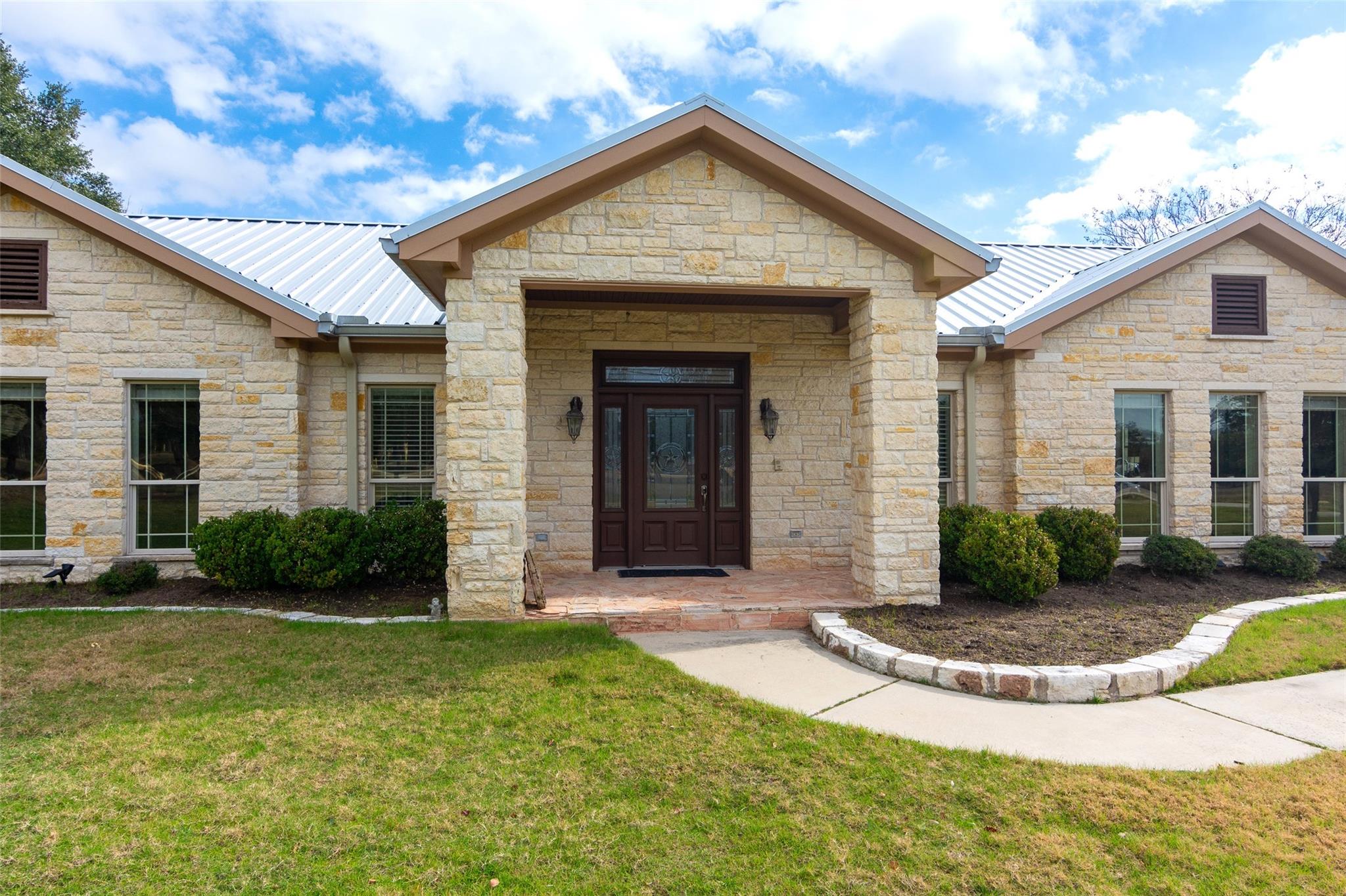 1367 Indian Ps, Salado, TX 76571