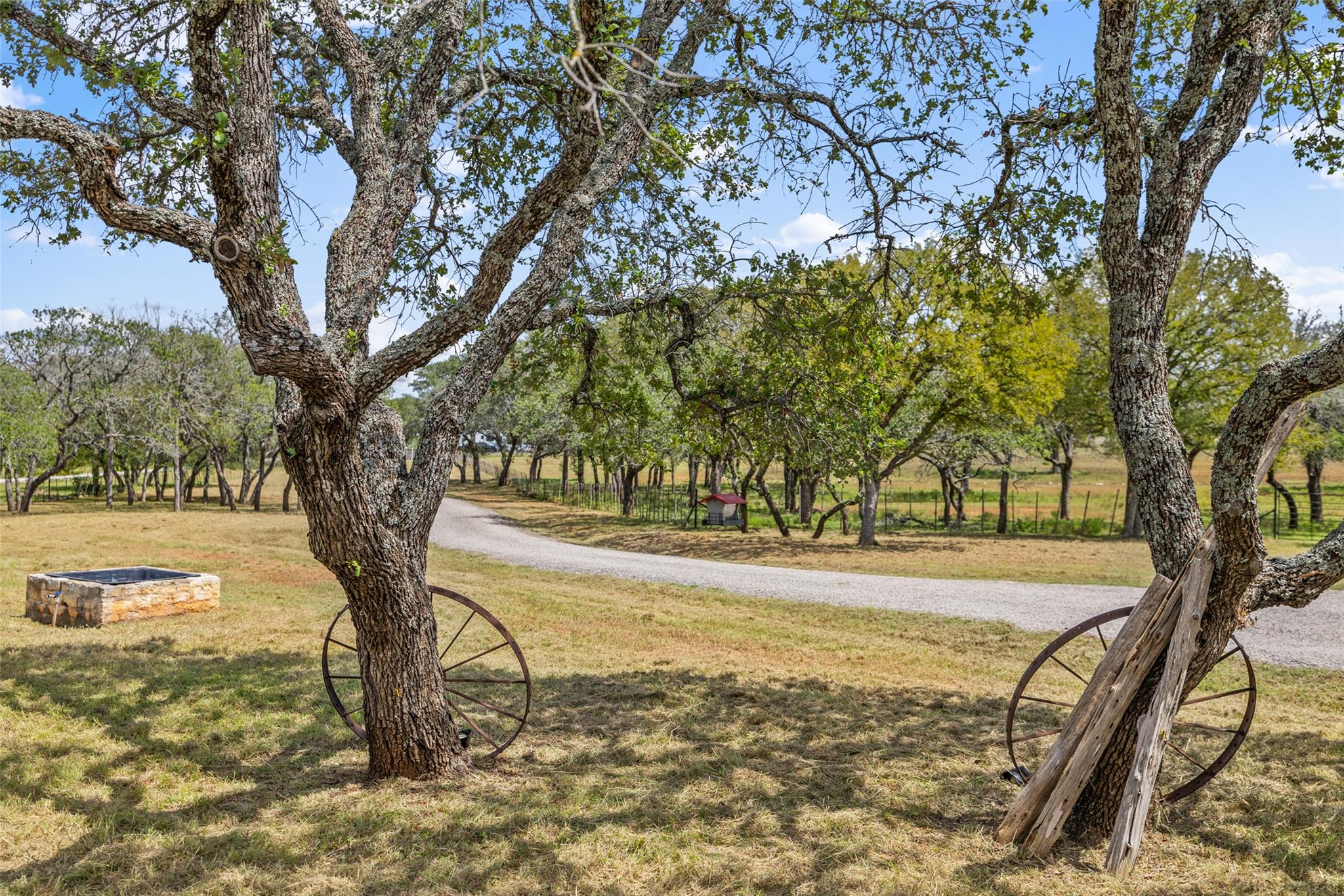 2631 N Us Hwy 281, Johnson City, TX 78636