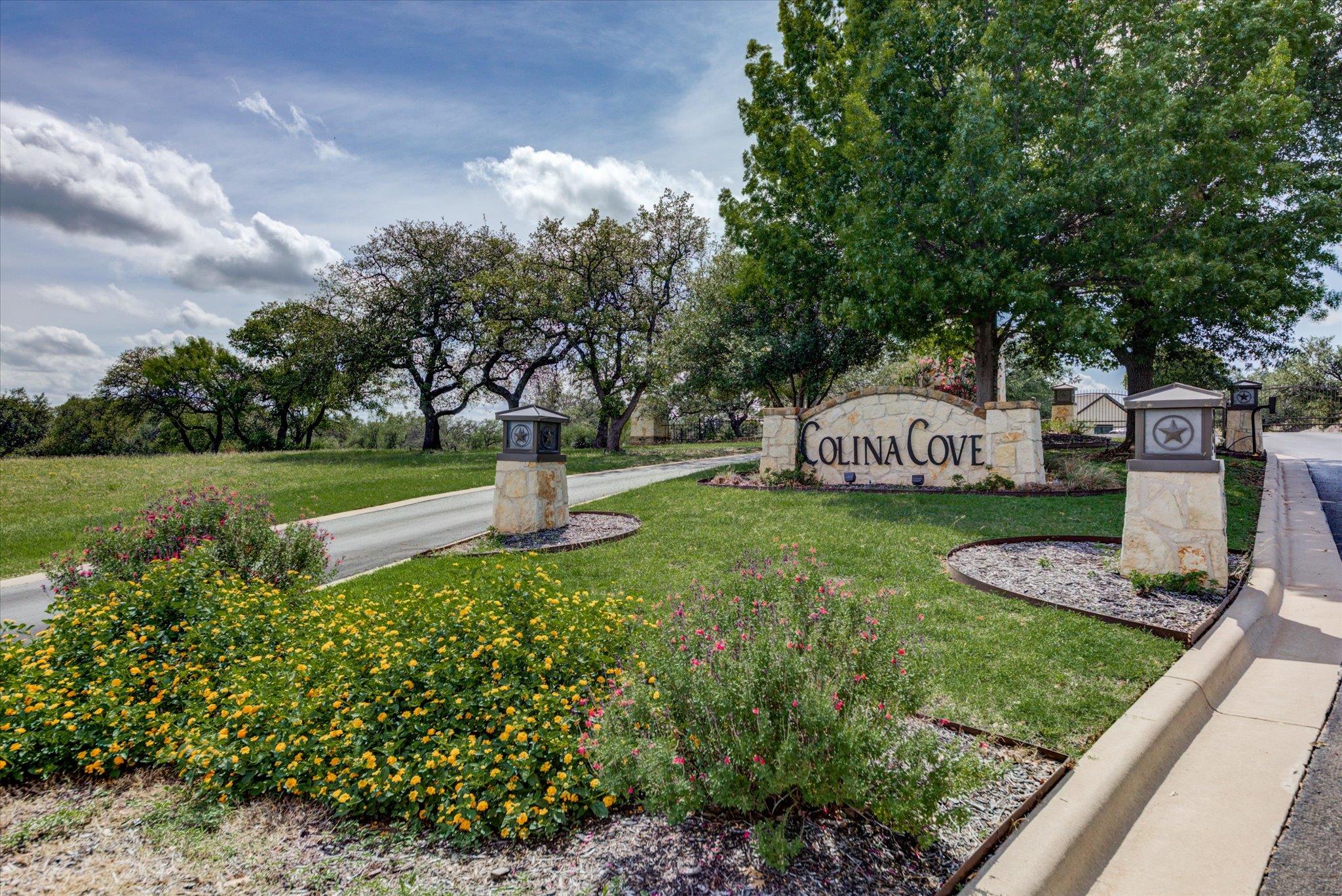 208 Colina Cove DR, Kingsland, TX 78639