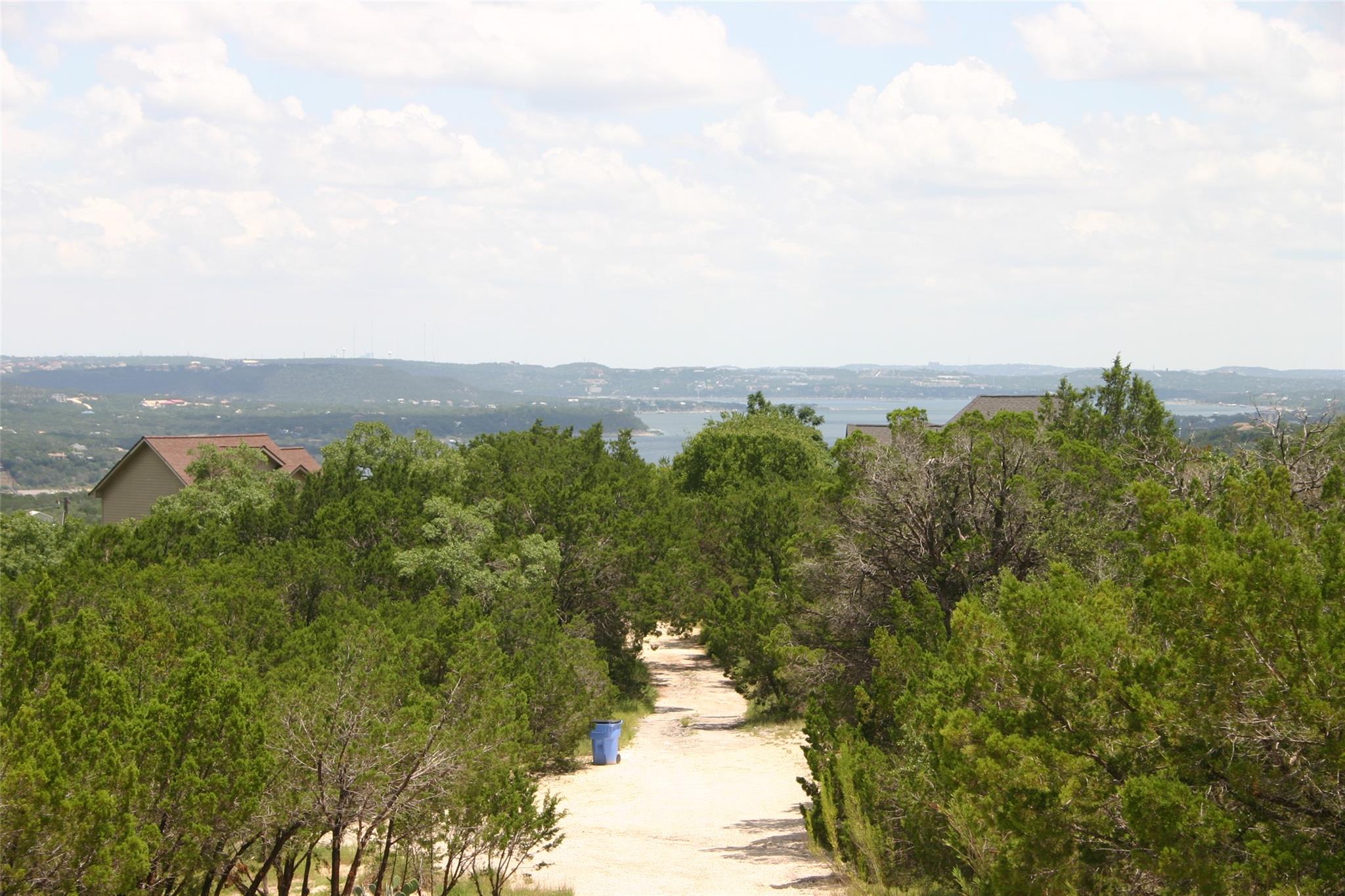 8403 Rock Cliff DR, Jonestown, TX 78645