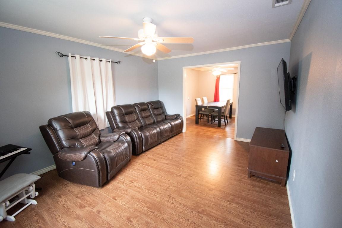 722 Dyer ST, Rockdale, TX 76567