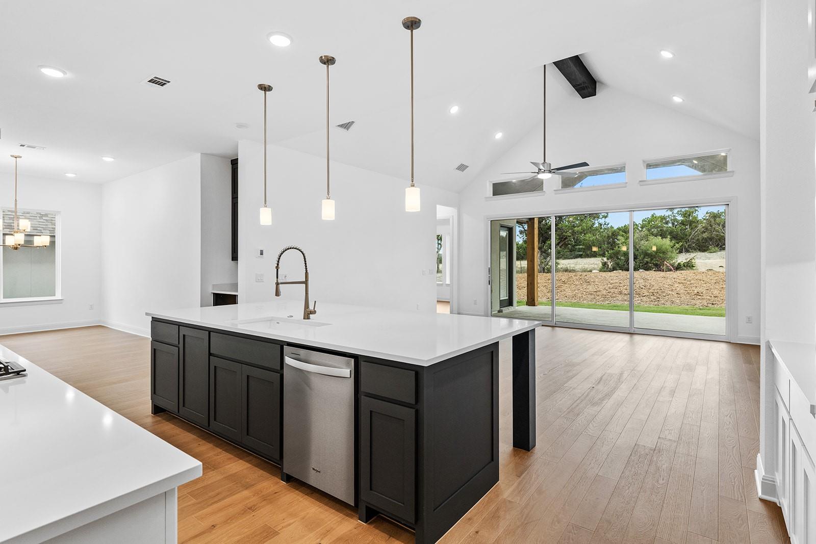 6808 Liberty Grotto CT, Lago Vista, TX 78645