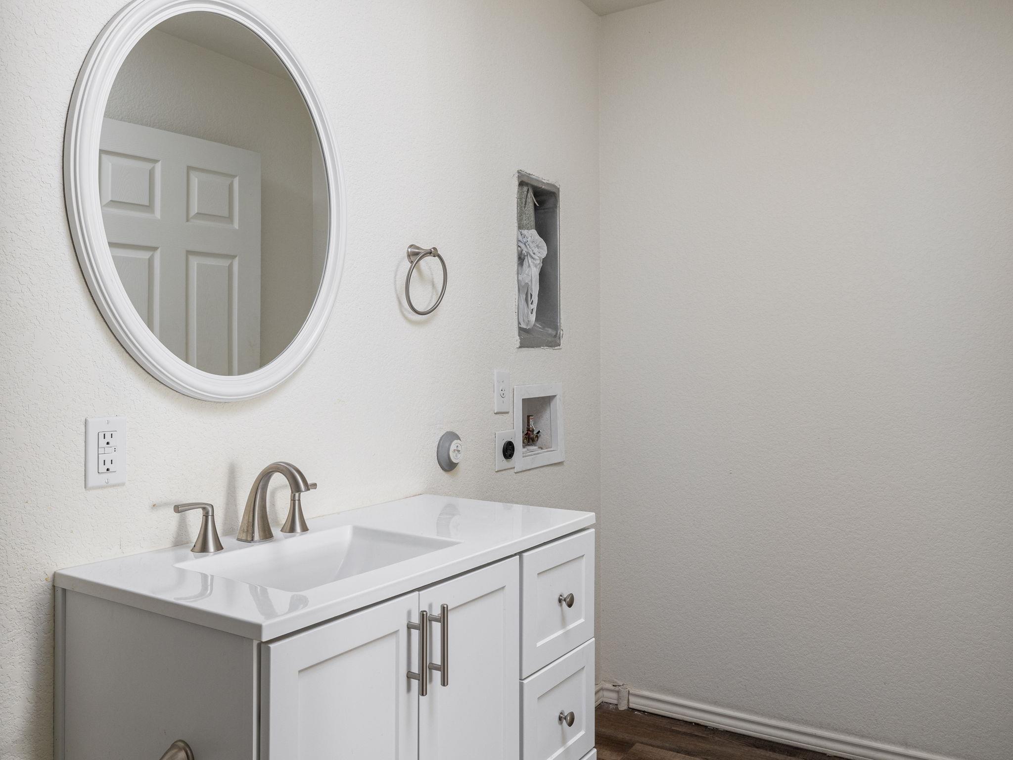 230 Debus DR #101 B, Taylor, TX 76574