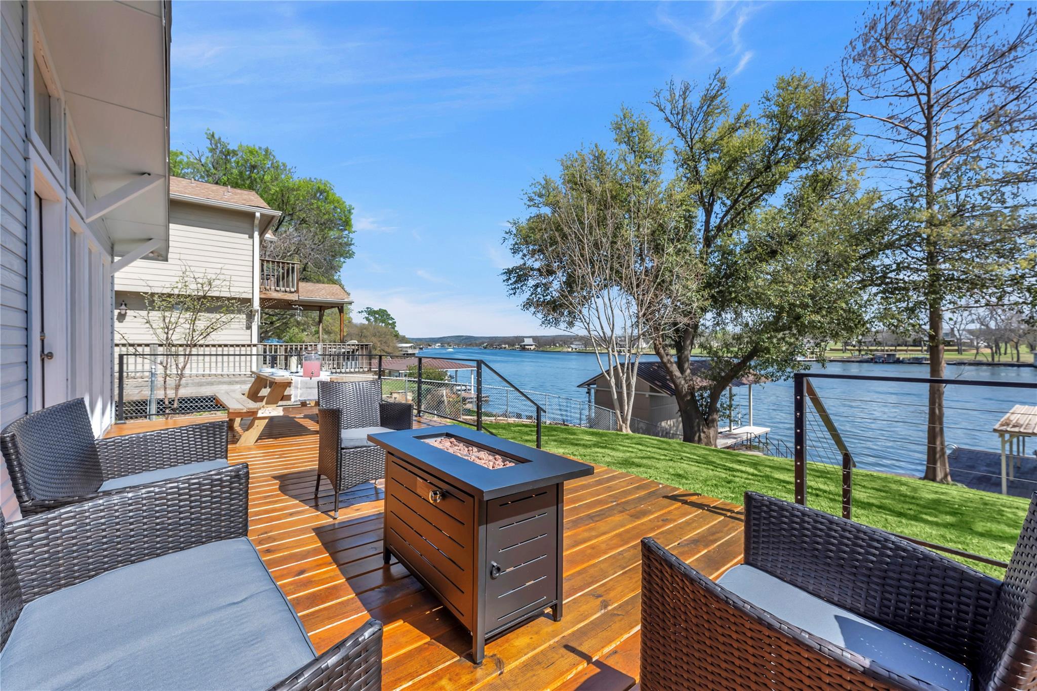 1946 Granite Cove RD, Kingsland, TX 78639