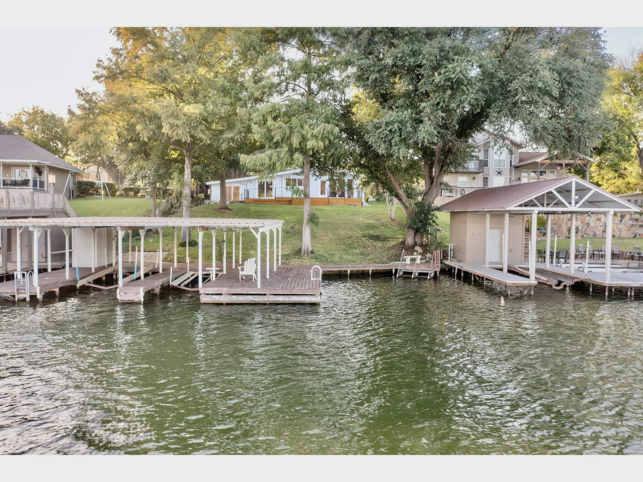 1946 Granite Cove RD, Kingsland, TX 78639