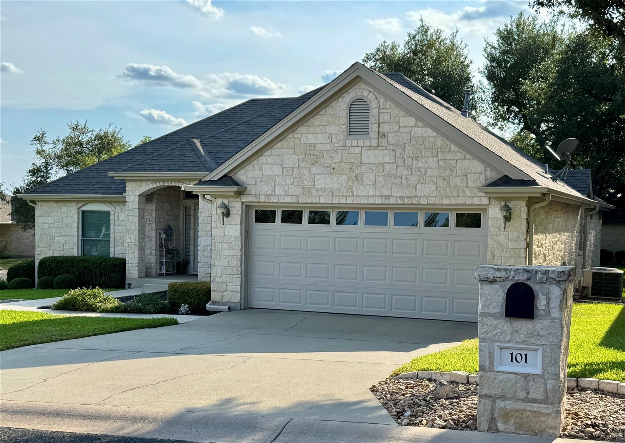 101 Texas Traditions, Georgetown, TX 78628