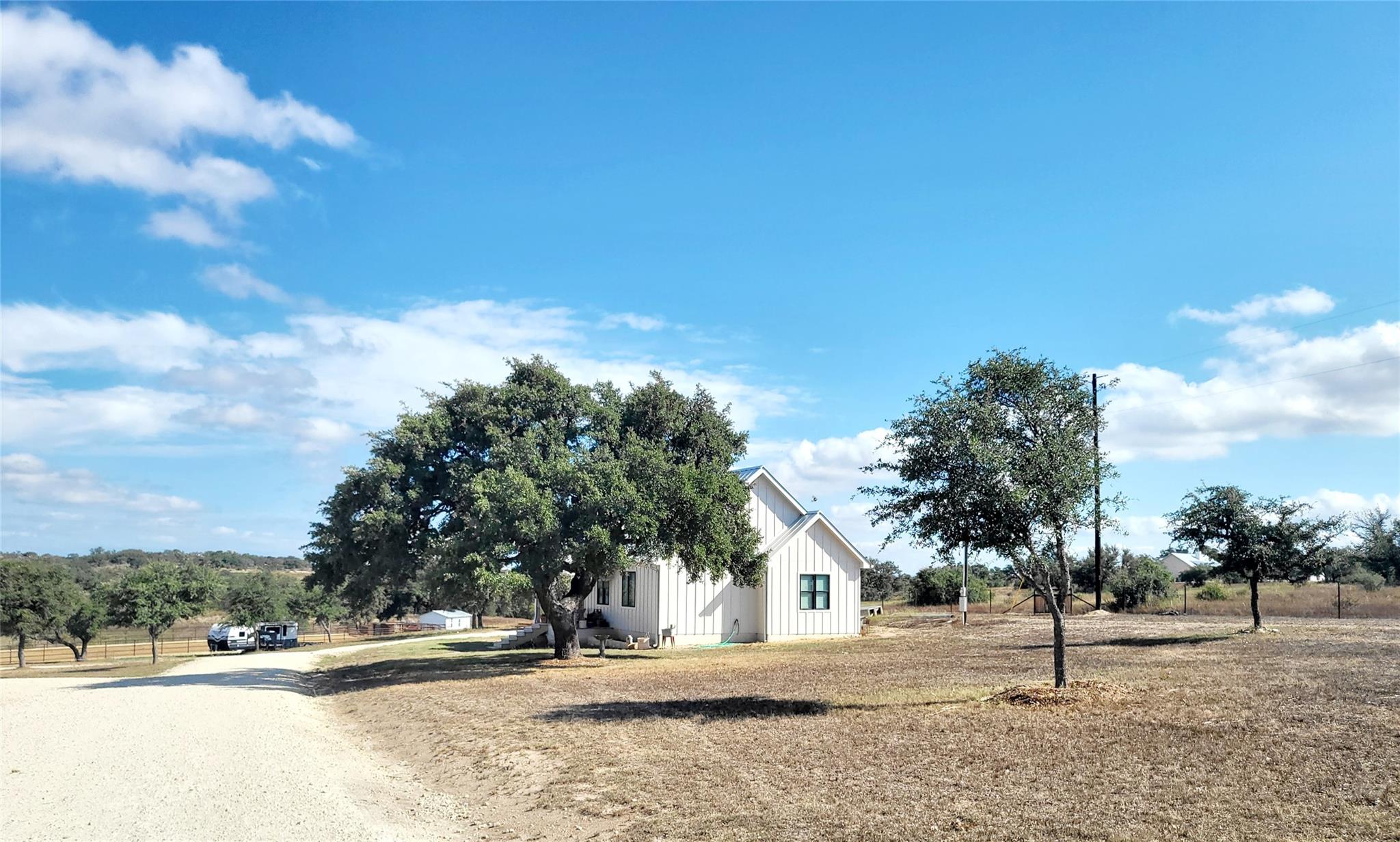 621 Stanton Rd, Johnson City, TX 78636