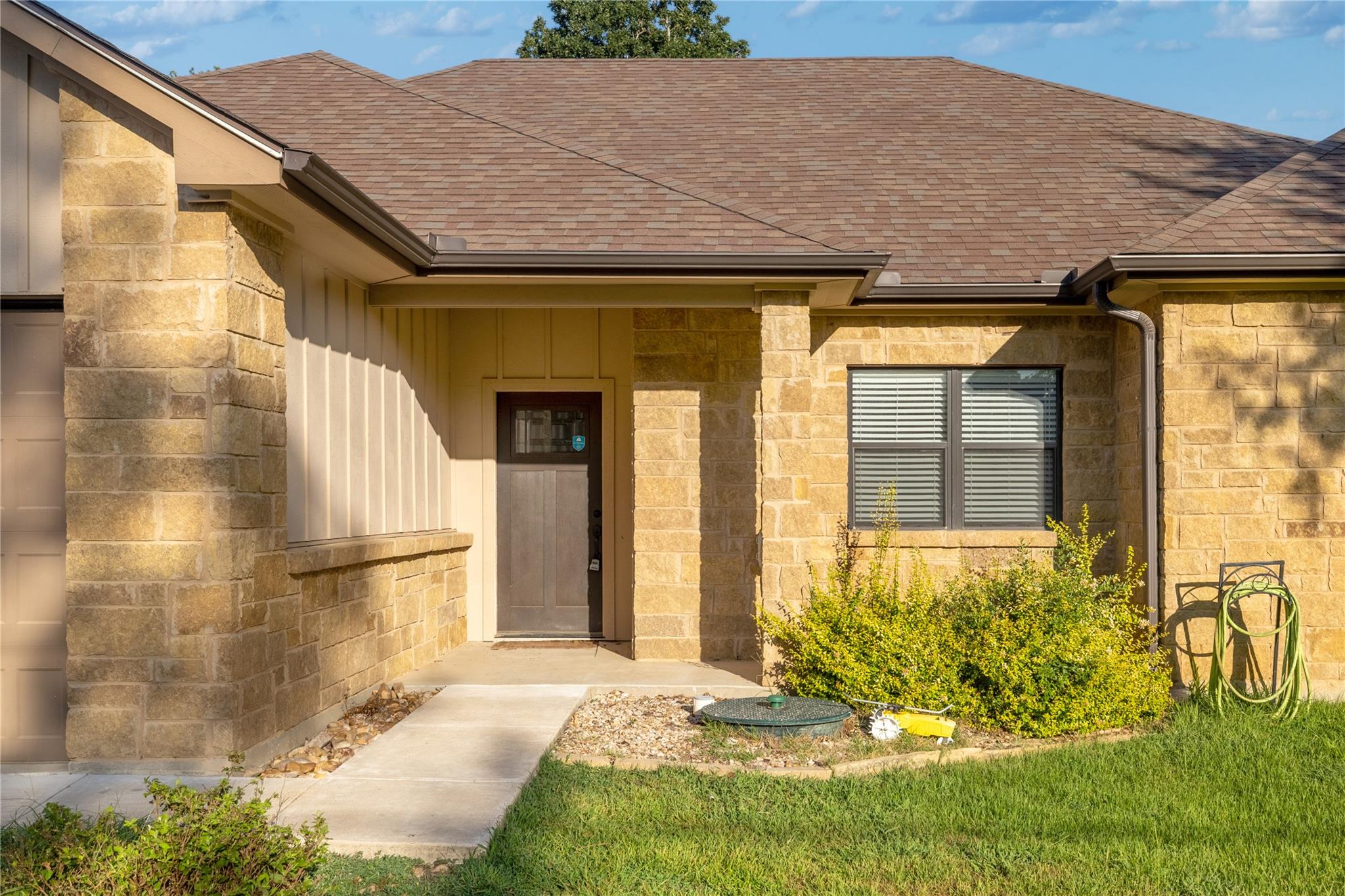 122 N Pohakea DR, Bastrop, TX 78602