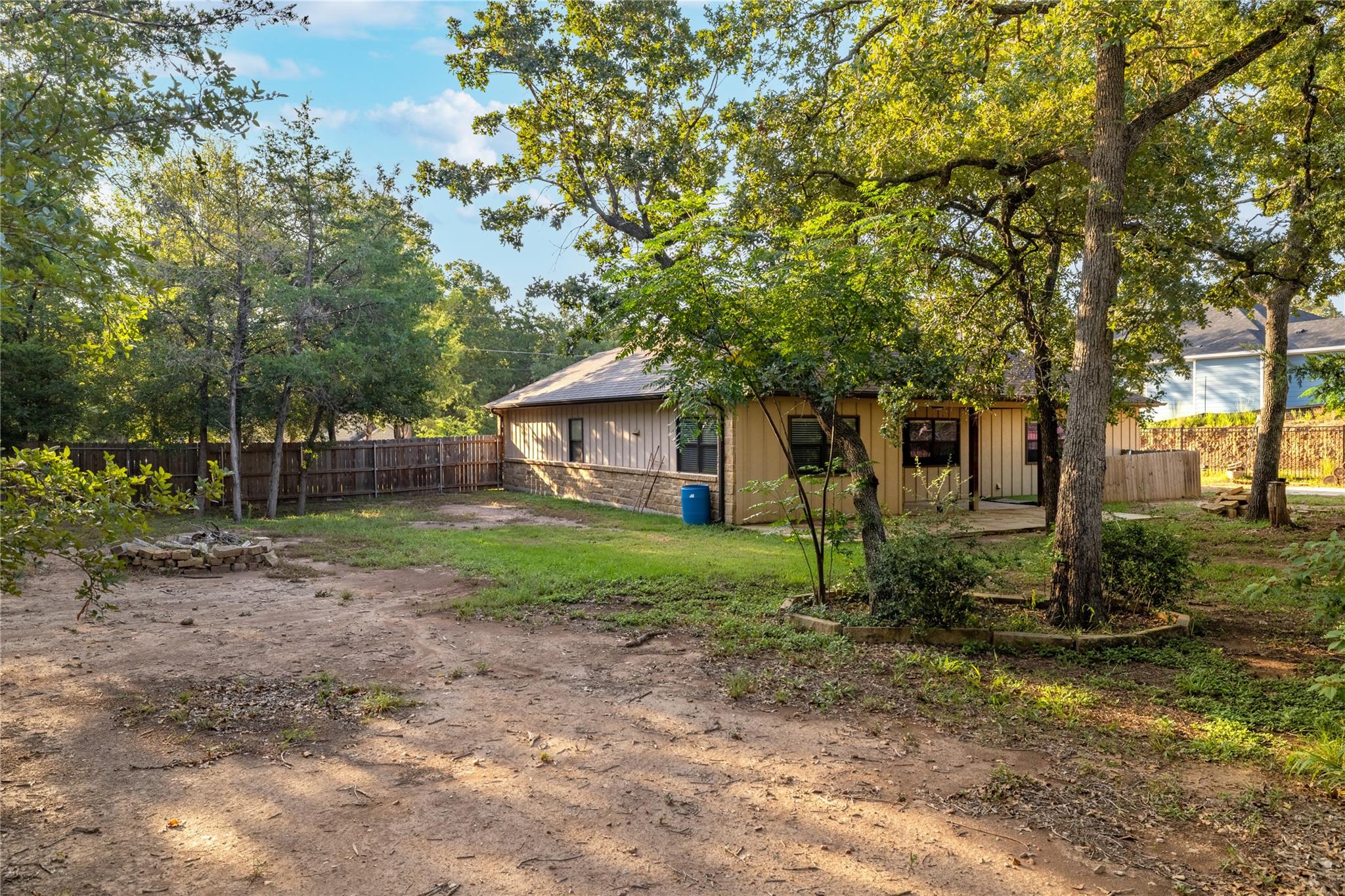 122 N Pohakea DR, Bastrop, TX 78602